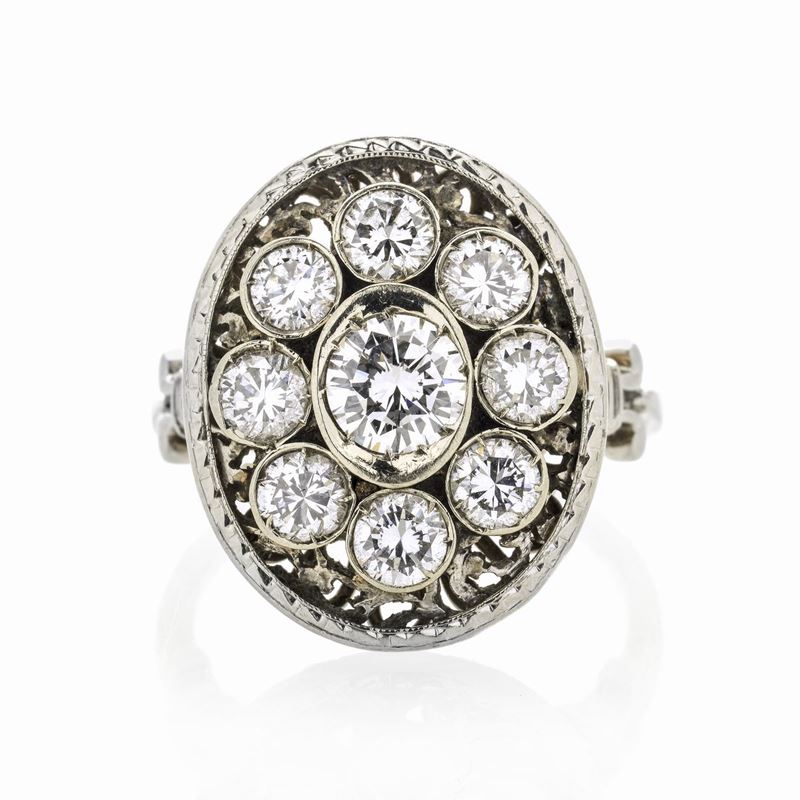Anello Ovale in Oro Bianco e Diamanti