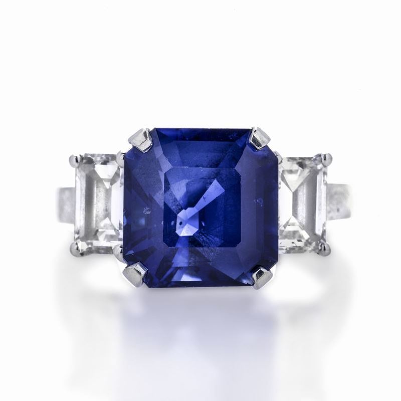 Anello in Oro Bianco, Diamanti e Zaffiro