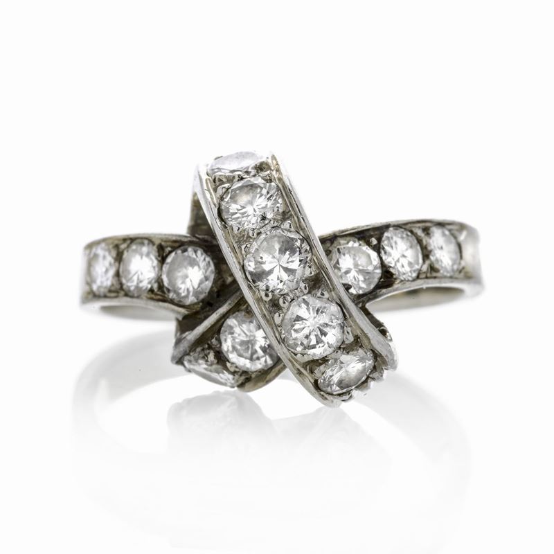 Anello a Nodo in Oro Bianco e Diamanti