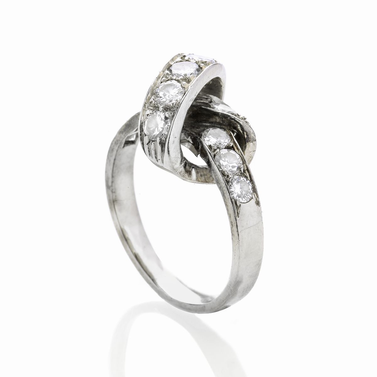 Anello a Nodo in Oro Bianco e Diamanti