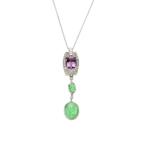 Pendant in platinum and white gold, diamonds, amethyst and emeralds  - Auction Jewelery auction, Gemstones and Wristwatches from a Veronese Collection - Curio - Casa d'aste in Firenze