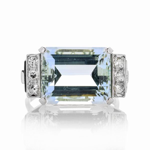 Ring in white gold, diamonds and aquamarine