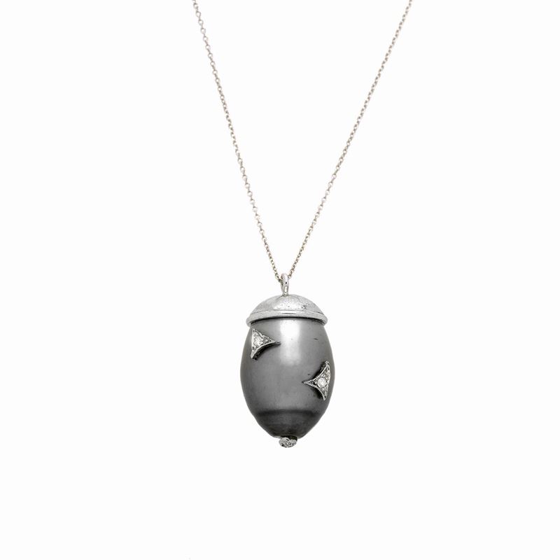 Pendente Ovale in Oro Bianco, Diamanti e Perla Tahiti