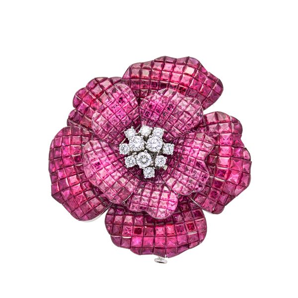 Peony clip in white gold, diamonds and rubies