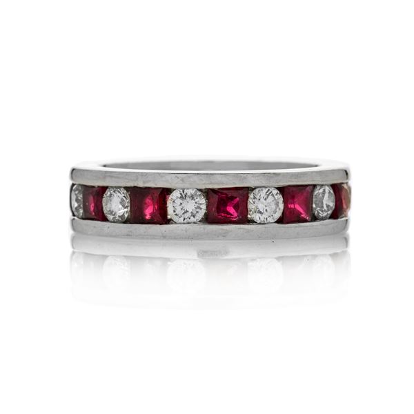 Eterné ring in white gold, diamonds and rubies