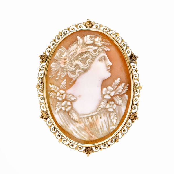 Cammeo e oro giallo  - Asta Asta di Gioielli, Pietre Preziose e Orologi da una Collezione Veronese - Curio - Casa d'aste in Firenze