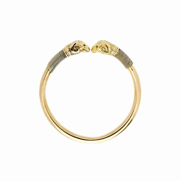 Rigid bracelet in yellow gold