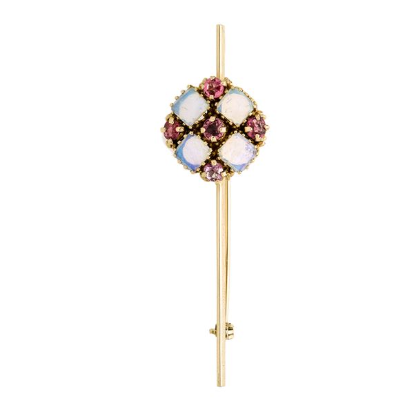 Tie pin in yellow gold, opals and rubies