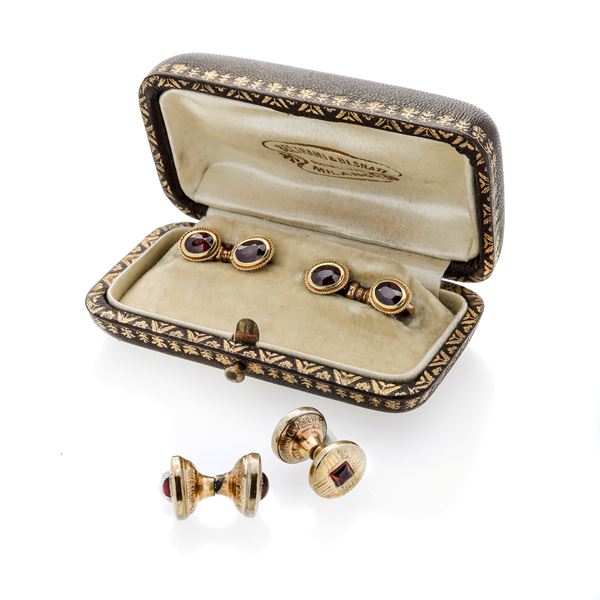 Lot: pair of cufflinks in low gold and garnet and another in gold metal