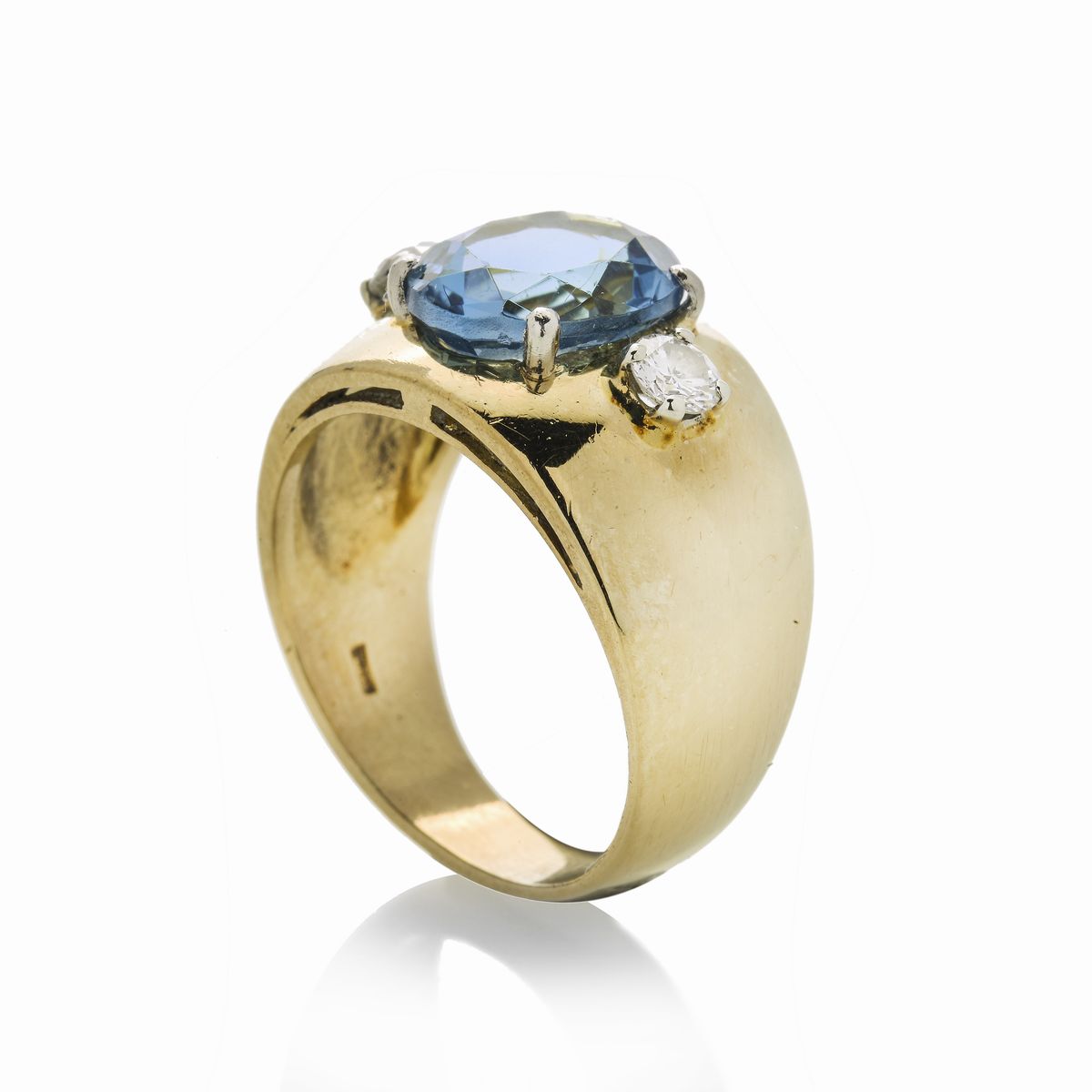 Anello a Fascia in Oro Giallo, Diamanti e Quarzo Azzurro