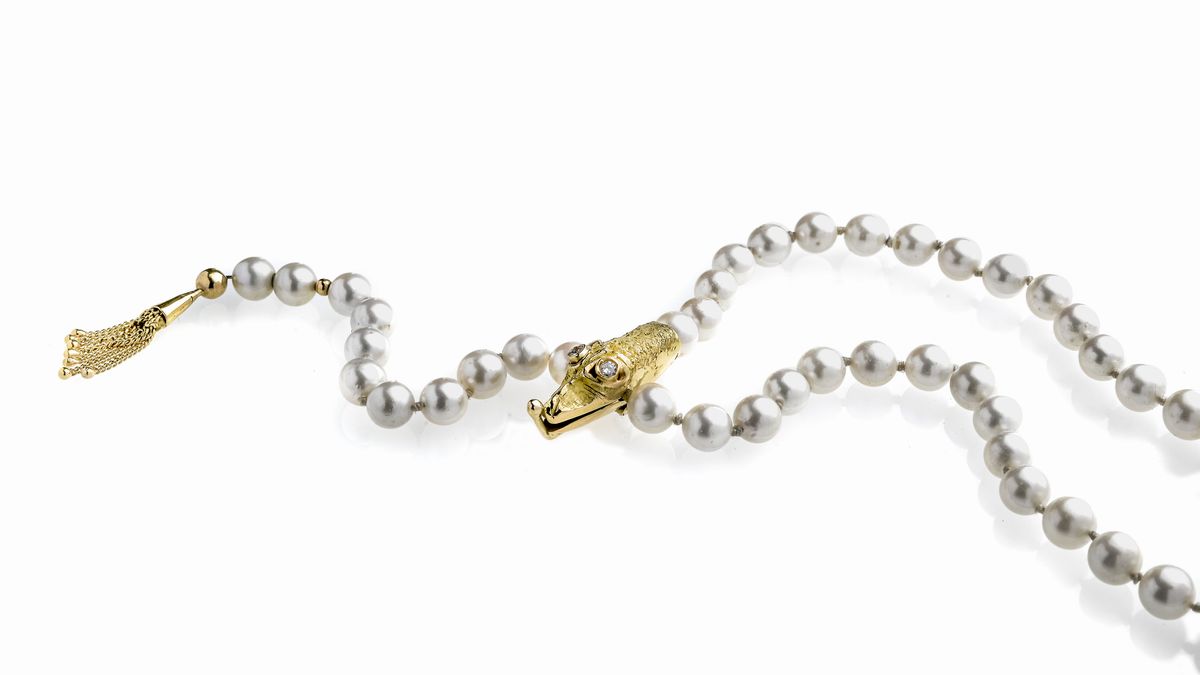 Girocollo in perle coltivate, oro giallo e diamanti