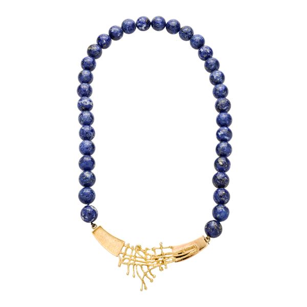 Necklace in lapis lazuli and yellow gold