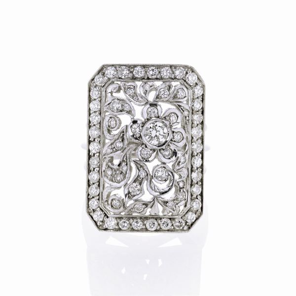 Ring in white gold and diamonds