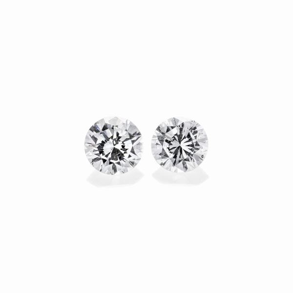 Lot: two brilliant-cut diamonds of 0.85 ct