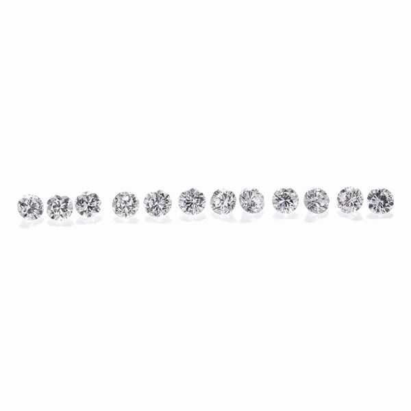 Lot: twelve brilliant-cut diamonds of 0.91 ct