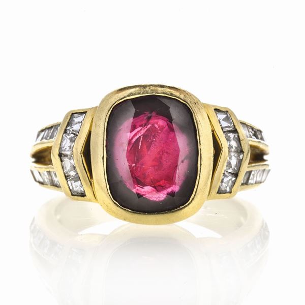 Ring in yellow gold, diamonds and ruby