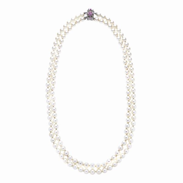 Necklace in cultivated pearls, white gold and rubies