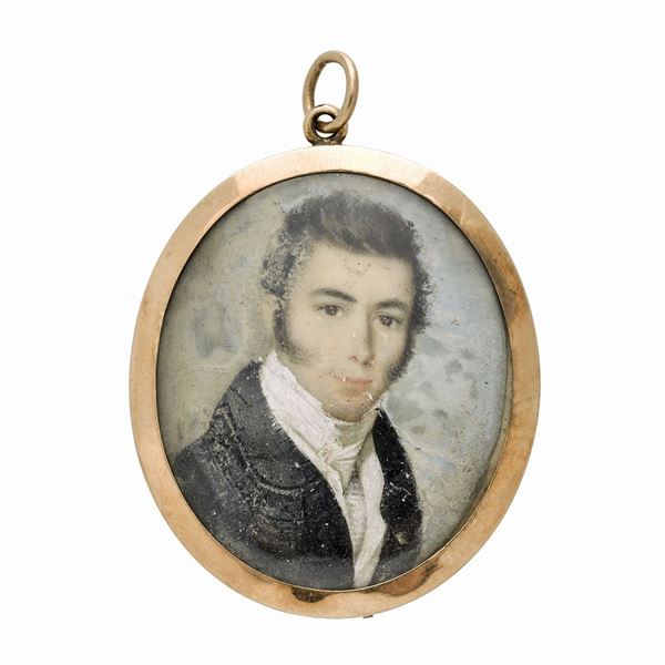Large souvenir pendant in low title gold and miniature
