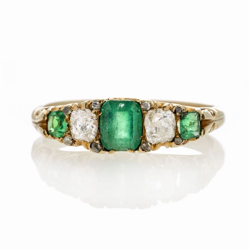 Anello in Oro Giallo, Diamanti e Smeraldi