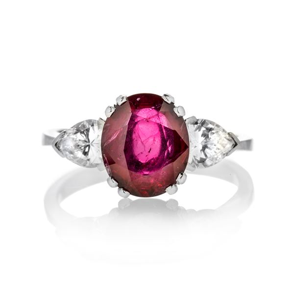 Ring in white gold, diamonds and ruby