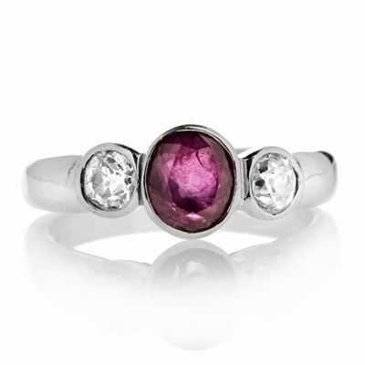 Anello in Oro Bianco, Diamanti e Rubino