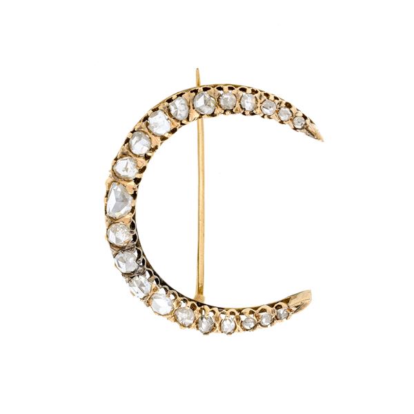 Brooch half-moonin low title gold, silver and diamonds  - Auction Auction of Antique Jewelry, Modern and Wristwatch - Curio - Casa d'aste in Firenze