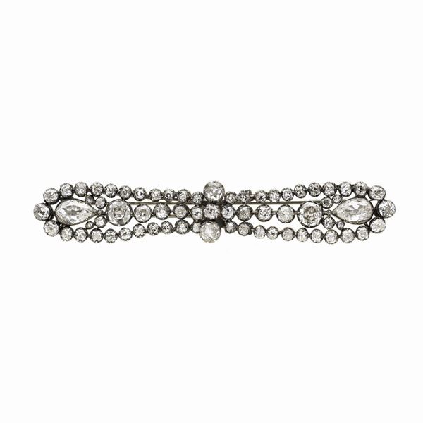Big brooch in platinum, low title gold and diamonds