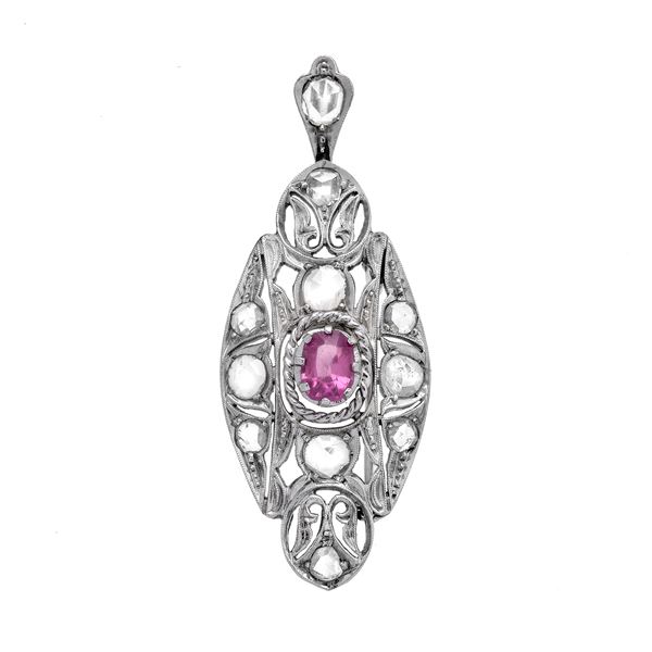 Pendant in white gold, diamonds and pink stone