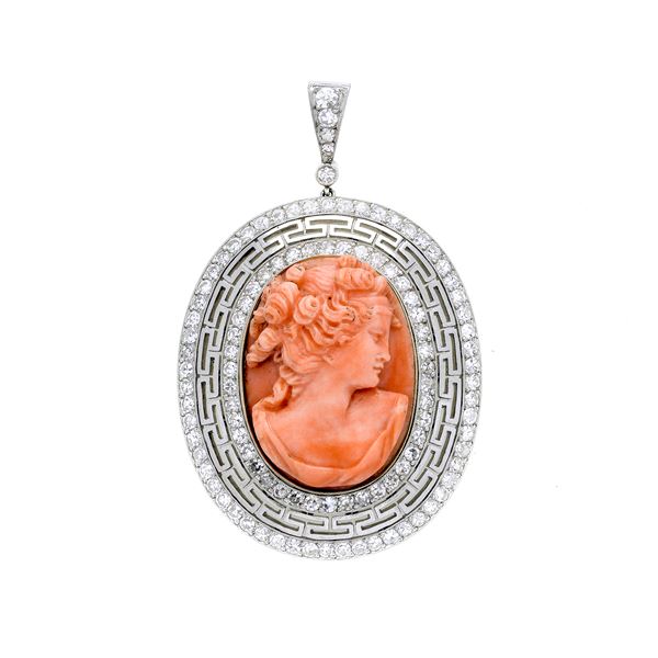 Pendant with cameo in white gold, diamonds and pink coral