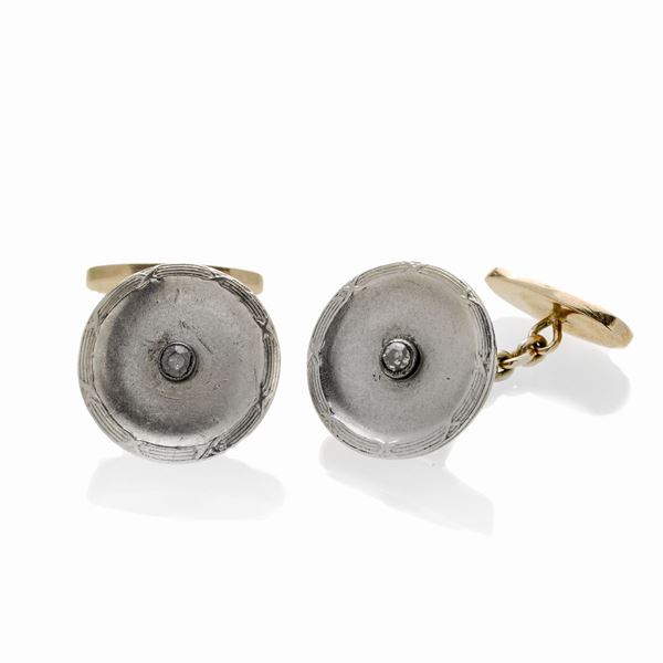 Paio di gemelli in platino, oro a basso titolo e diamanti brown  - Asta Asta di Gioielli Antichi, Moderni e Orologi da polso - Curio - Casa d'aste in Firenze