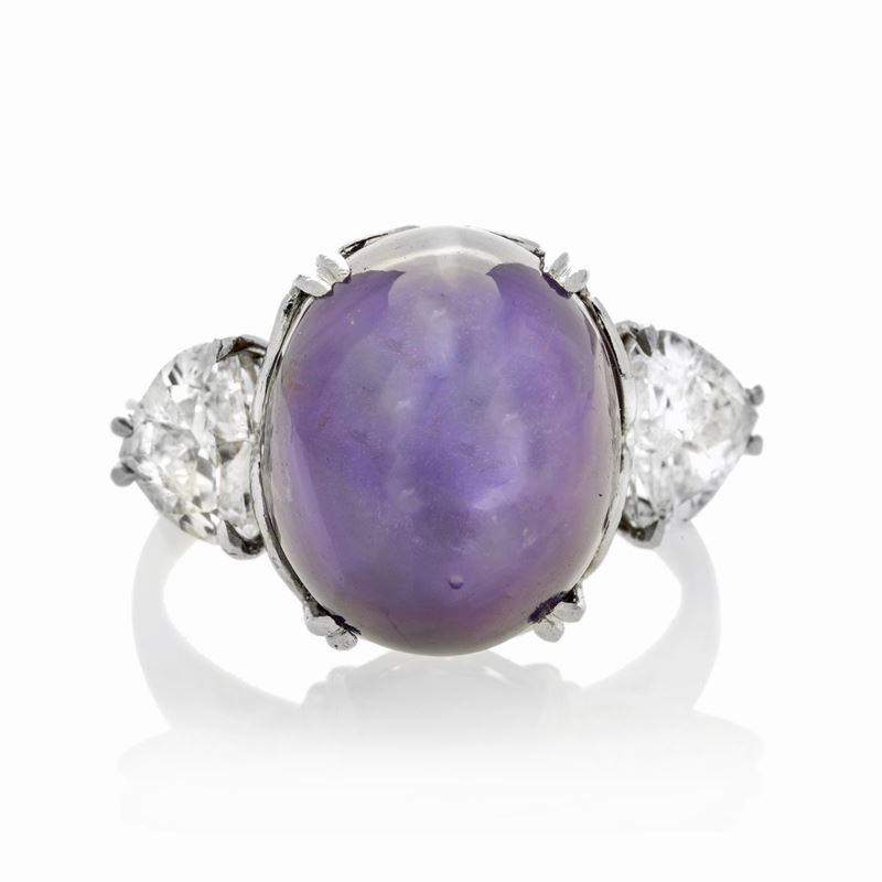 Anello in Platino, Diamanti e Zaffiro Stellato Viola Naturale