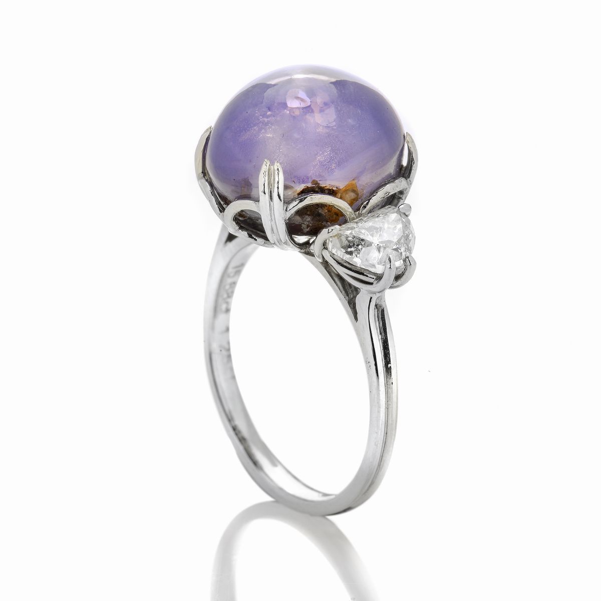 Anello in Platino, Diamanti e Zaffiro Stellato Viola Naturale
