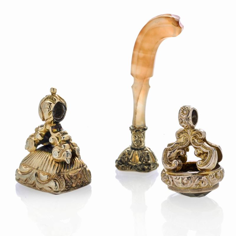 Lotto di Tre Sigilli in Oro a Basso Titolo e Pietre Dure