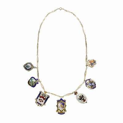 Collezione di Medaglie Massoniche in Argento Vermeille e Smalti con Catena in Oro Giallo