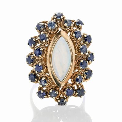 Grande Anello in Oro Giallo, Zaffiri e Opale
