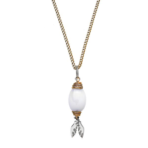 Long necklace in yellow gold, diamonds and chalcedony