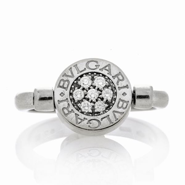 BULGARI - Ring in white gold, onyx and diamonds Bulgari