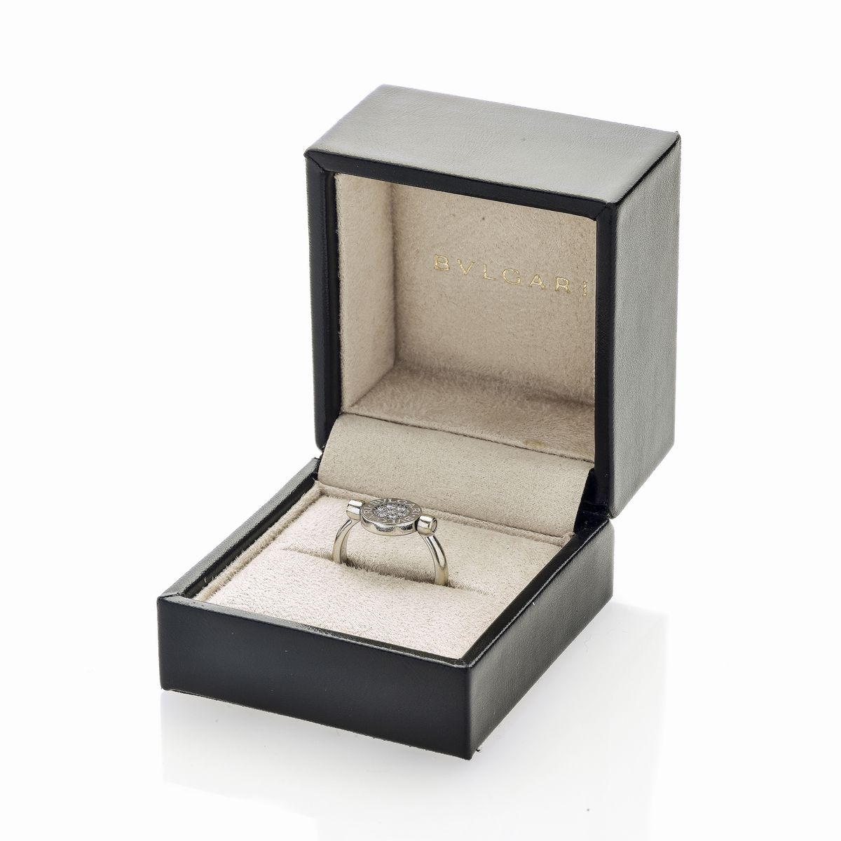 Anello in Oro Bianco, Onice e Diamanti Bulgari