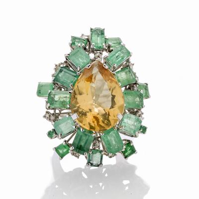 Grande Anello in Oro Giallo, Smeraldi e Quarzo Giallo