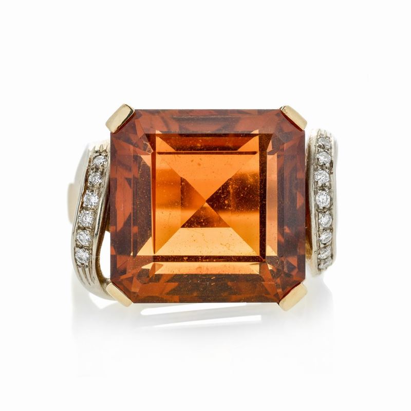 Anello in Oro Bianco, Oro Giallo, Diamanti e Quarzo Cognac