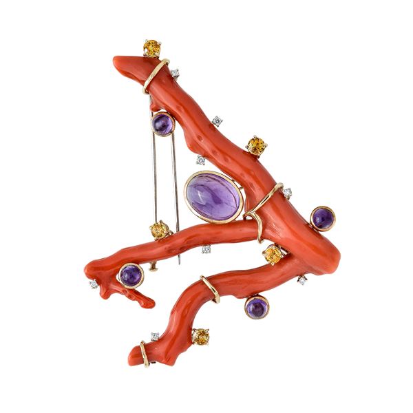 Large clip in yellow gold, red coral, amethysts, yellow quartz and diamonds