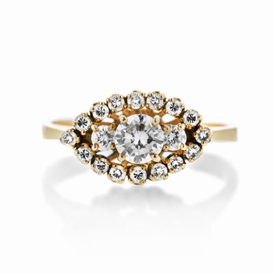Anello in Oro Giallo e Diamanti