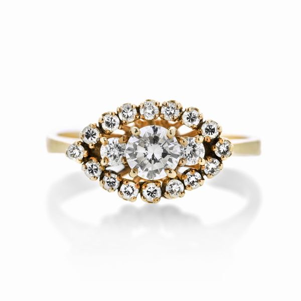 Ring in yellow gold and diamonds