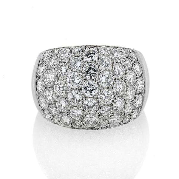 Band ring in white gold and diamonds