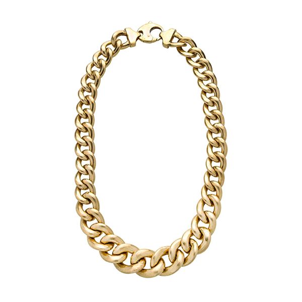 Necklace in yellow gold with curb links