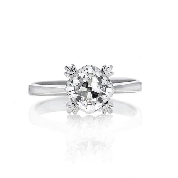 Solitaire ring in white gold and diamond