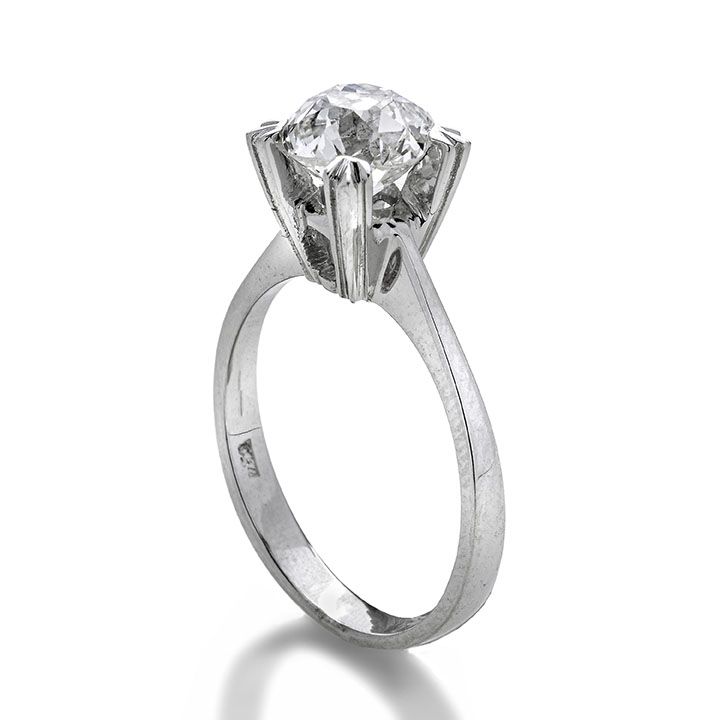 Anello solitario in oro bianco e diamante