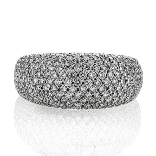 Band ring in white gold and diamonds