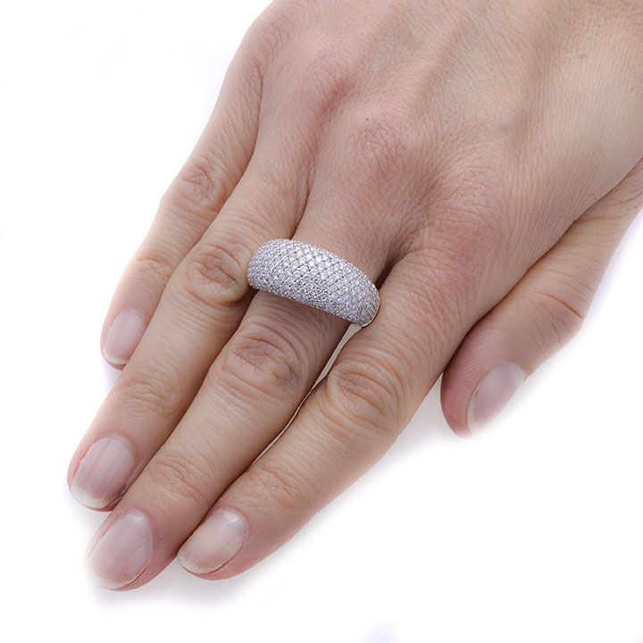 Anello a Fascia in Oro Bianco e Diamanti