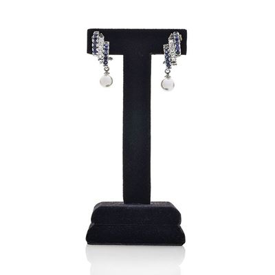 Paio di Orecchini a Clips in Oro Bianco, Diamanti, Zaffiri e Perle Coltivate